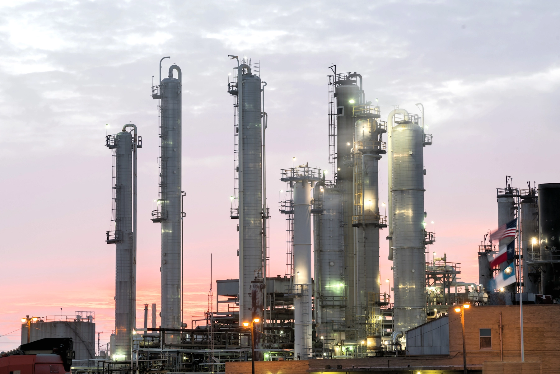 Refinery-stock-photo